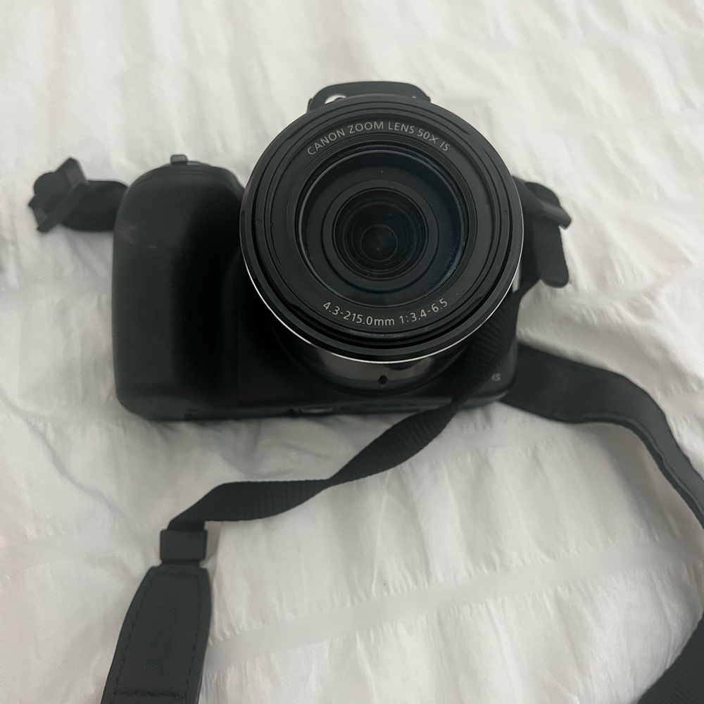 Canon camera- like new!